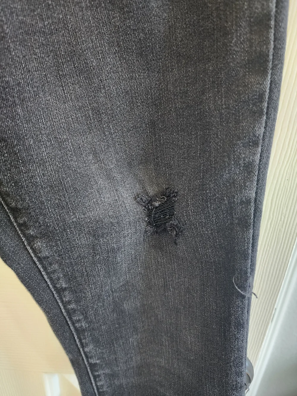 Pistola Black High-Rise Skinny Jeans with Knee Distress Size 28 Or Women's 6 - Picture 3 of 7